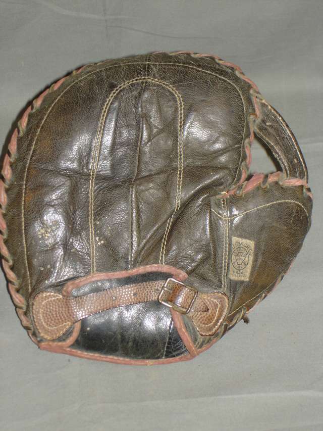 A.J. Reach Basemitt Back